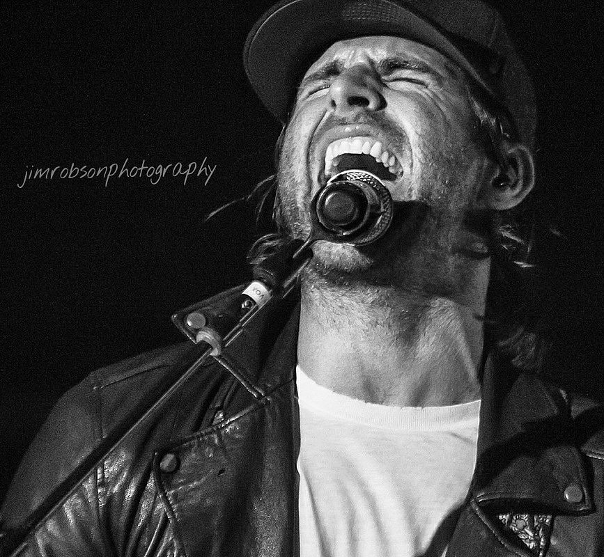 JimRobson11's tweet photo. Canaan Smith beltin it and all the intensity as well.
#singersongwriter #singer #songwriter #artist #live #life #country #music #canon #countrymusic #photog #photography #columbus #ohio #centralohio #nashville #musicity #canaansmith #loveyoulikethat #thisnightback #blackandwhite https://t.co/3pYqXUZvml