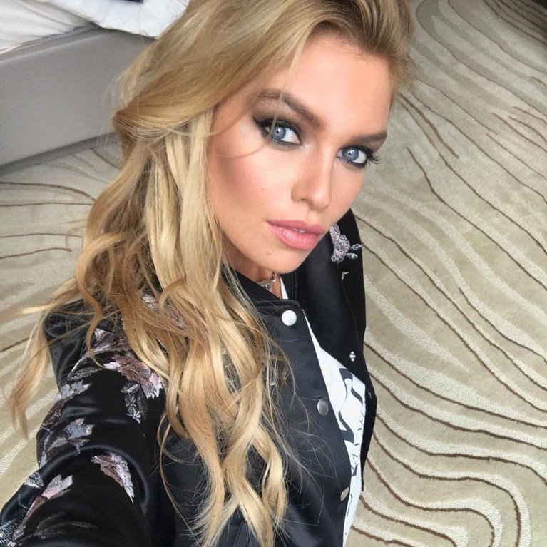DriveTimeGNC's tweet photo. Happy Birthday to @dstellamaxwell 

#May15th #StellaMaxwell https://t.co/mdvJrtbdeK