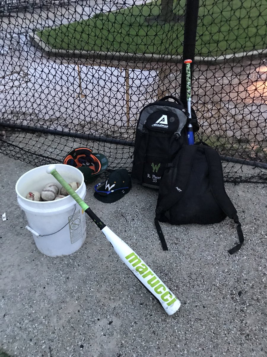 thepiacentis's tweet photo. Getting some late night work in after the rain @joeper1969 #chicagowarriors https://t.co/KpBfQrD7UR