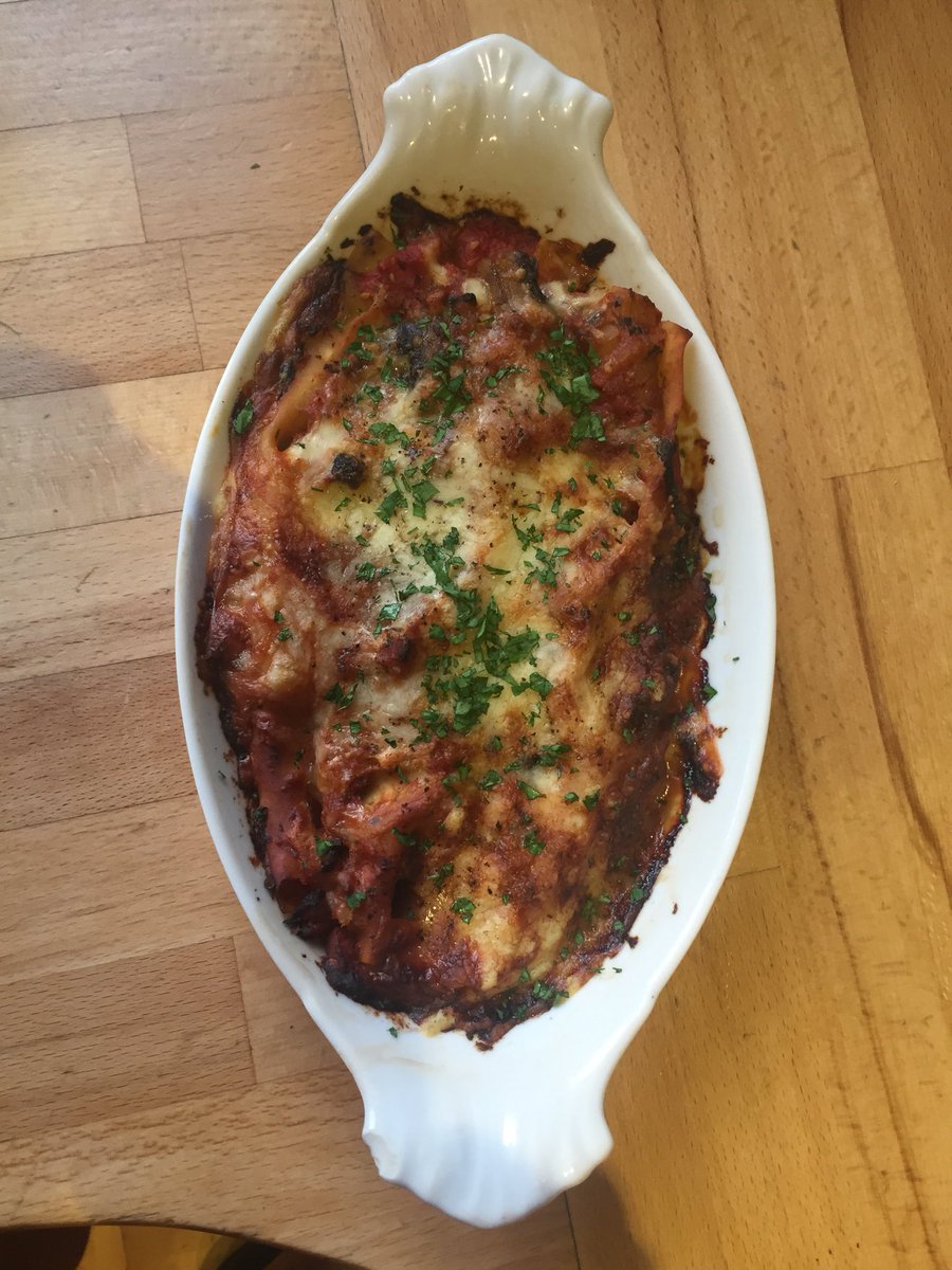 foxypurchasing's tweet photo. @cateringbm #5daysontheveg Day 2   And enjoying a delicious sSpinach and Ricotta Cannelloni https://t.co/Ecwe77zHW2
