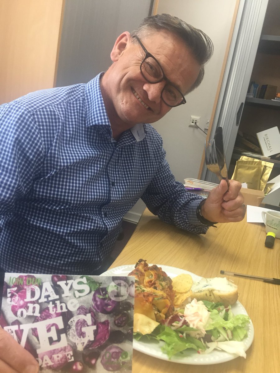 foxypurchasing's tweet photo. @cateringbm #5daysontheveg Day 2   And enjoying a delicious sSpinach and Ricotta Cannelloni https://t.co/Ecwe77zHW2