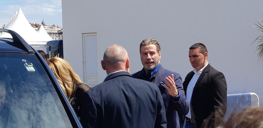 We you Pap us, we pap you. It's a tie.
#JohnTravolta #Cannes2018