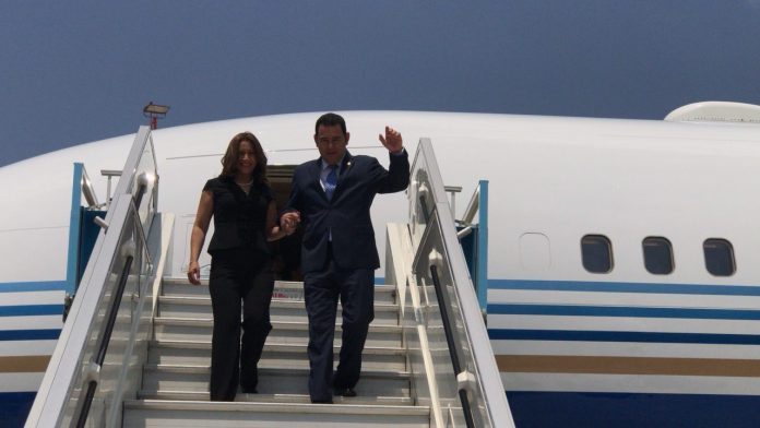AgenciaAJN's tweet photo. Presidente de Guatemala arriba a Israel para inaugurar embajada en Jerusalem
https://t.co/hqo9DjpnJn
@IsraelGuatemala
@GobernadoresGT 
@SCSPR_GT 
@jimmymoralesgt https://t.co/micVgNvrU8