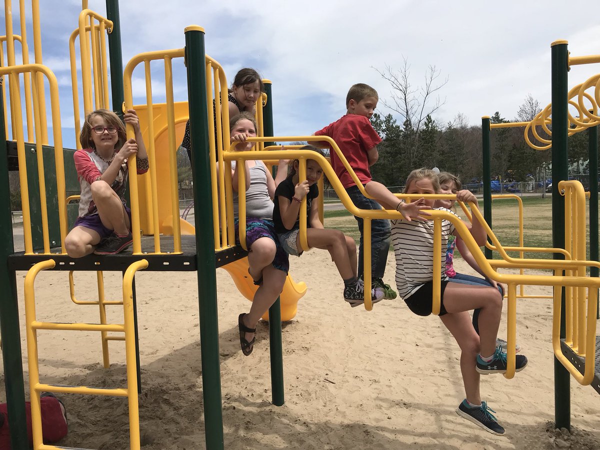 Sherwood’s grade 1/2/3 class are learning to always be kind and let people play! #kindness Climb aboard our airplane off to New York! #citizenship