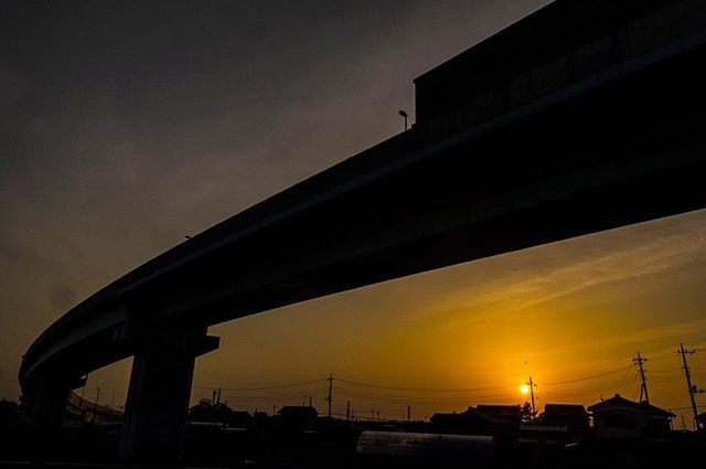 nag0516's tweet photo. #龍ケ崎市 #国道6号線 #牛久沼 #八間堰 #夕日 #高架道路 #シルエット#ryugasaki #root6 #ushikunuma #hachikenzaki #sunset #silhouette https://t.co/TTmzxGgEd4 https://t.co/IG115hVJh4