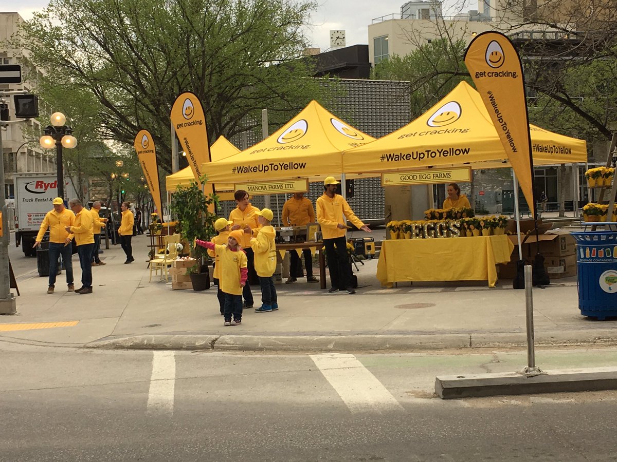 KimKess's tweet photo. Come on down Winnipeg and #WakeUpToYellow with your local egg farmers! @eggsoeufs @eggsmanitoba https://t.co/JzTn4L67tJ