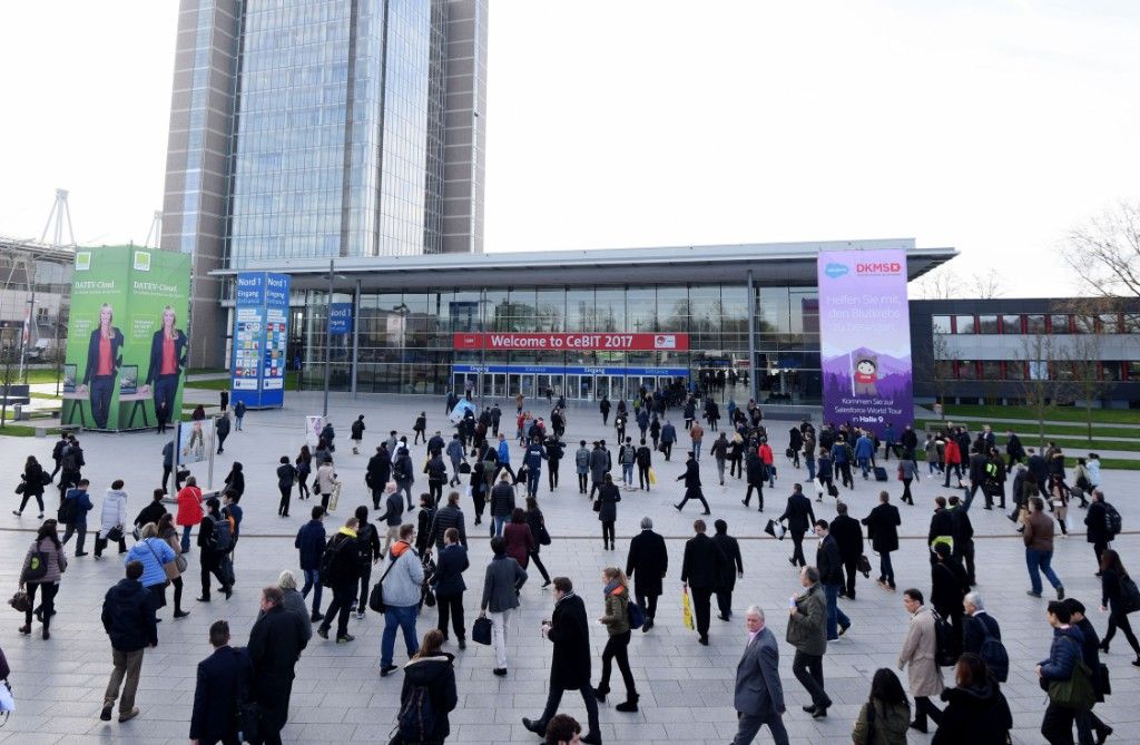 NoaMobile's tweet photo. NOA to present itself at the CEBIT 2018 fair - https://t.co/QEVRHLsbdY #Noamobile #Noavision #Cebit18 https://t.co/x5ct8KfD3s