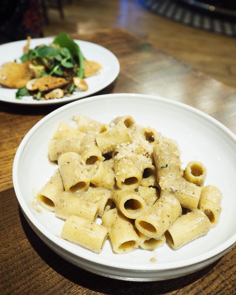 PrinceAlbertSW's tweet photo. International vegetarian week! Come sample some of our fabulous spring veggie dishes. P.s some are vegan too! #vegetarian #battersea #BookNow #specials #Britsh #veganfood https://t.co/AkjyqOXA3d