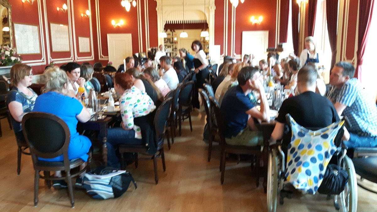 LindaOstendorp's tweet image. Heerlijke lunch in het @Spoorwegmuseum! 
#BuitenGewoonKunst #outsiderart