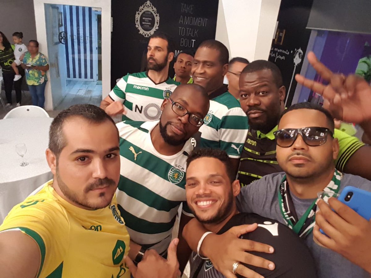 NucleoSCPLuanda's tweet photo. O @NucleoSCPLuanda deseja um feliz #DiadaFamília a todo o universo leonino.  #FeitodeSporTIng #UniãodeAço #NucleoSCPLuanda #NSCPL https://t.co/ZNeTPUOJr8