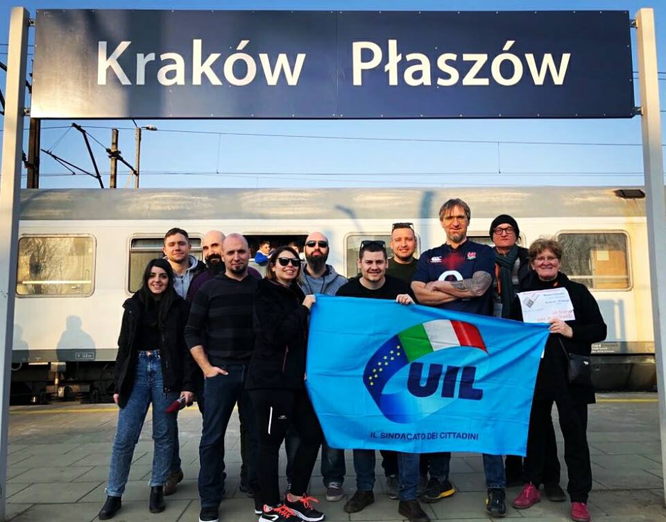 UilMilanoLombar's tweet photo. Racconto toccante e sentito scritto da @GiuliaMarra9 su esperienza del gruppo @UilGiovaniMiLo che ha partecipato al viaggio Treno per #Auschwitz @DaniBailo @DMargaritella @albrizioanto #iosonomemoria https://t.co/iPtiMDT3Lq https://t.co/HFjwbZ952O
