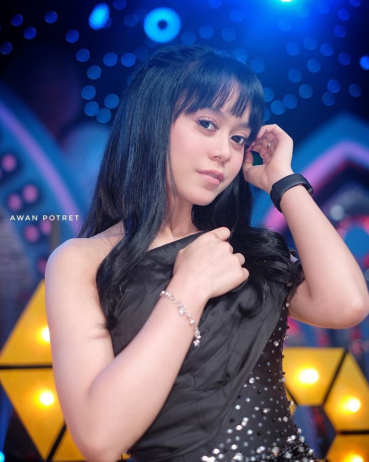 Cantik memang aku akui Usia muda pun ia miliki #LestiDiPestaSangJuaraLIDA