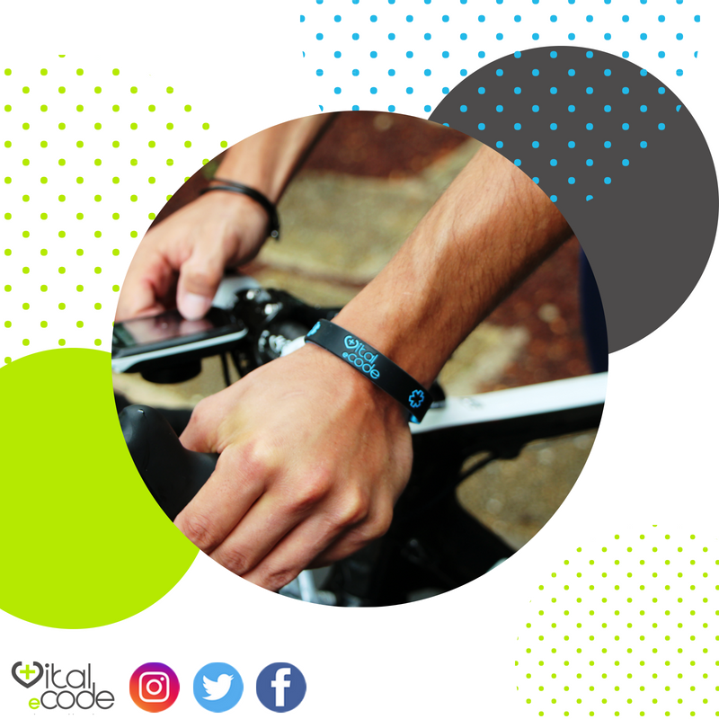 Vitalecode's tweet photo. #MardiConseil Toujours avoir son #VitaleCode sur toi pendant ta pratique sportive ou tout simplement à moto 💪🏽 https://t.co/pWilMZKRMq