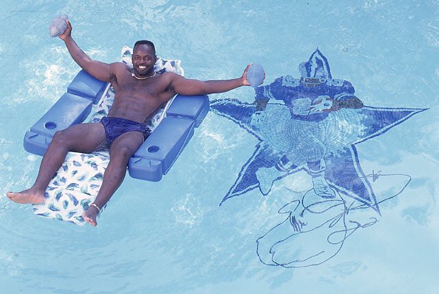 (1996) Emmitt Smith relaxing in his custom pool   Happy Birthday Emmitt Smith!   