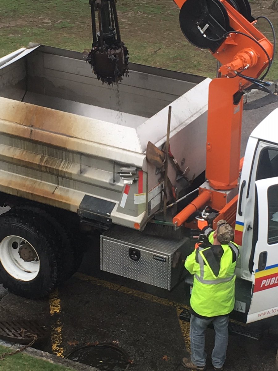 townofmiltonma's tweet photo. Catch basins capture excess #StormWater runoff to prevent flooding. In the process, it also collects trash & debris, which helps keep pollutants out of the local water supply. This sump area is where the debris settles to be cleaned. #CatchBasinCleaning @MAPCMetroBoston @NepRWA https://t.co/DN1IyvIp6c