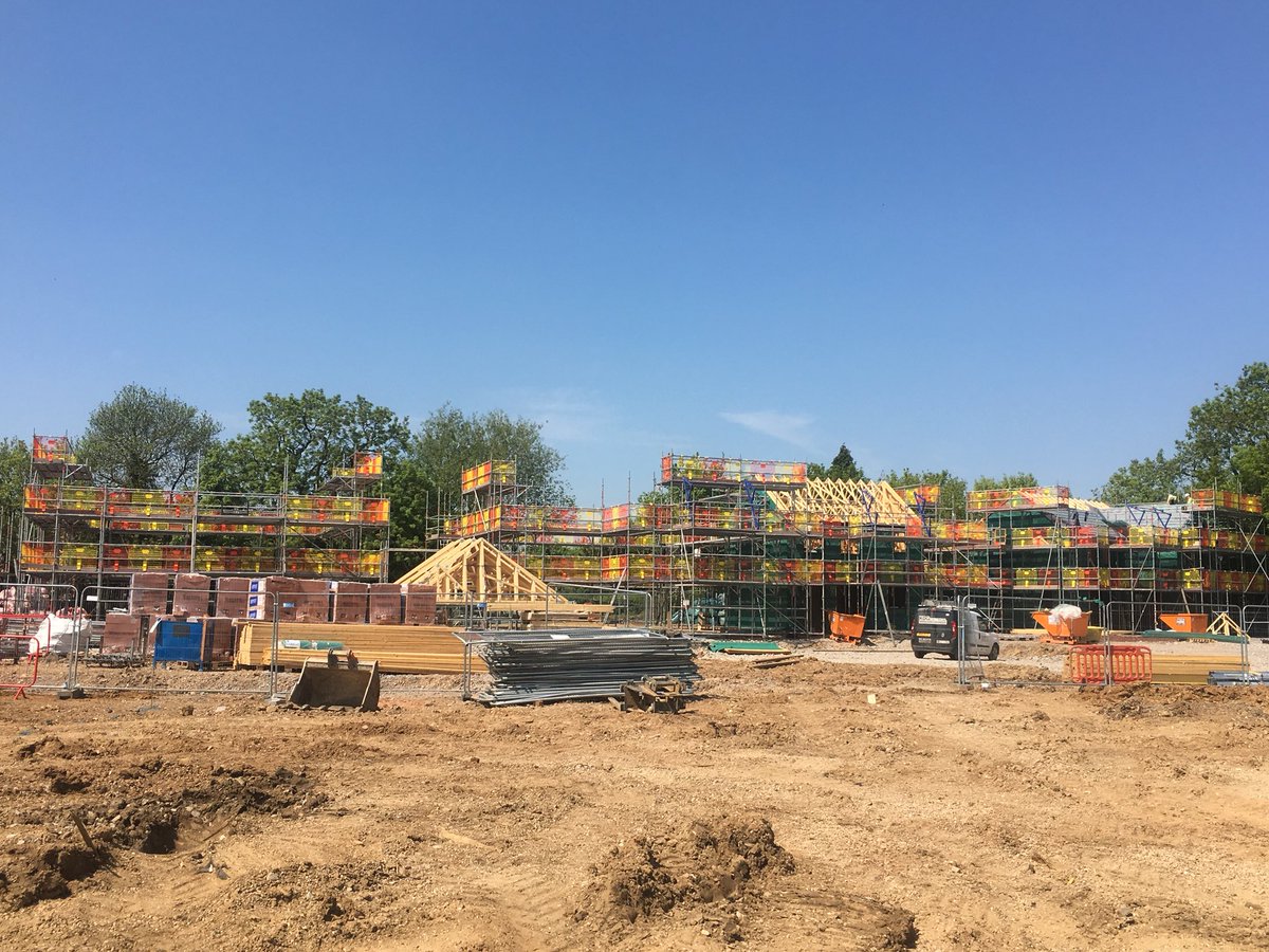 RWillisTrad's tweet photo. Further progression on our @WestleighHomes site in Huncote. Great to hear and have everybody mention the quality and look (especially the brickguards ♥️) of the scaffold, well done to Dean Smith and team.  #daretobedifferent @TRAD_Scaff  @RBarrattTrad https://t.co/GR9r2FhjHo