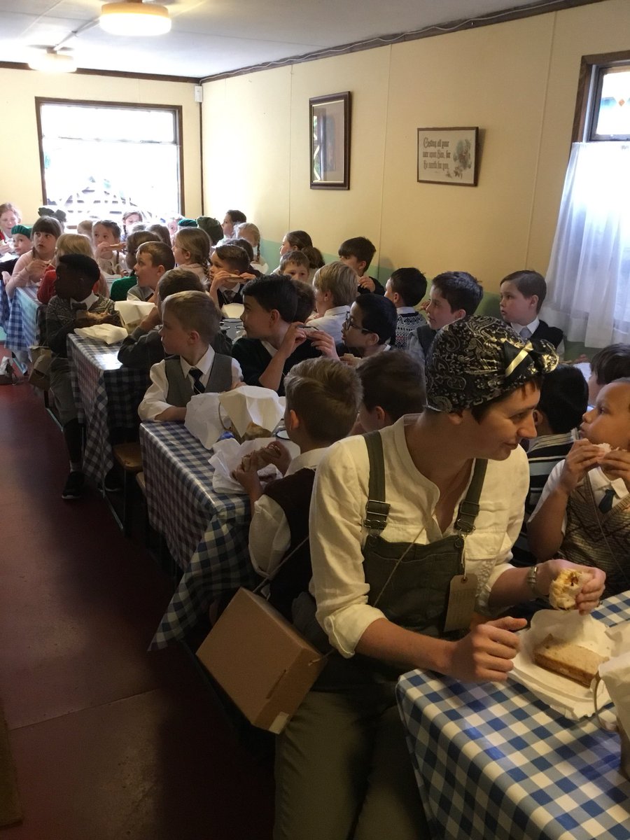 TaverhamJunior's tweet photo. Lunchtime. https://t.co/zLu6QYEiqx