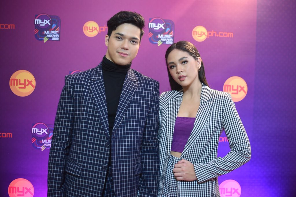 zygmaund's tweet photo. My Top Couples of the Night 💕 #MYXMusicAwards2018

#Elnella #MayWard #KarylleYael #KZTJ https://t.co/aKXSnZ6scT