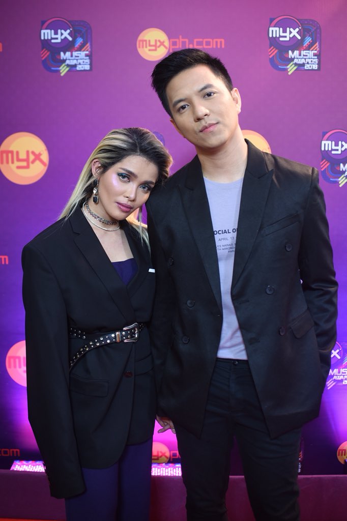 zygmaund's tweet photo. My Top Couples of the Night 💕 #MYXMusicAwards2018

#Elnella #MayWard #KarylleYael #KZTJ https://t.co/aKXSnZ6scT