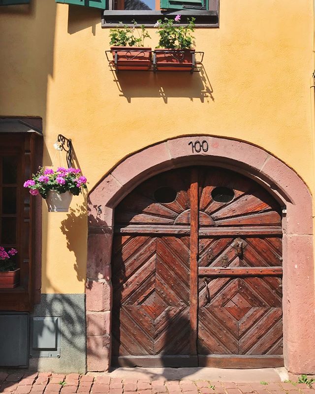 juliafters's tweet photo. Un peu de soleil ☀️
•
#juliagotravel #mloat #ascension #alsace #igersalsace #igersfrance #france #ribeauville #igersribeauville #weekendbreak #citytrip #citybreak #travel #instatravel #travelgram #visitcolmar #igerseurope #europetourism #ig_europe https://t.co/UUHnuIeglK https://t.co/iUYg6fYyCr