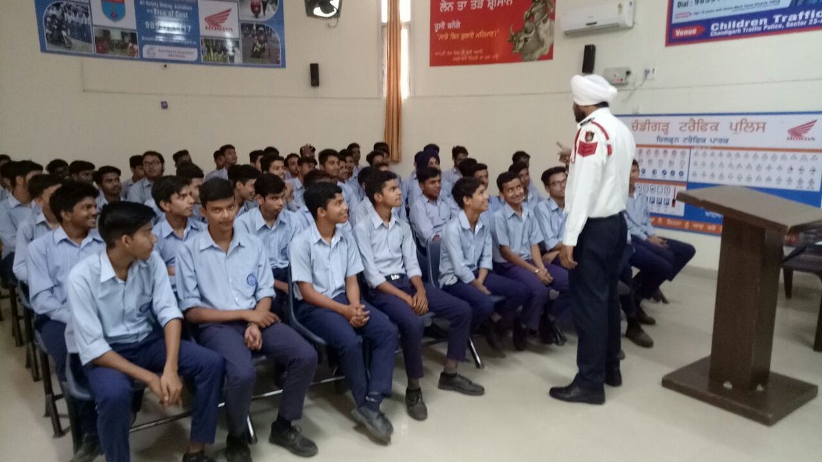 Today, Students of Govt Model Senior Secondary School Sec. 23/A #Chandigarh visited Children Traffic Park, Sec-23 for #roadsafety education. #WeCareForYou