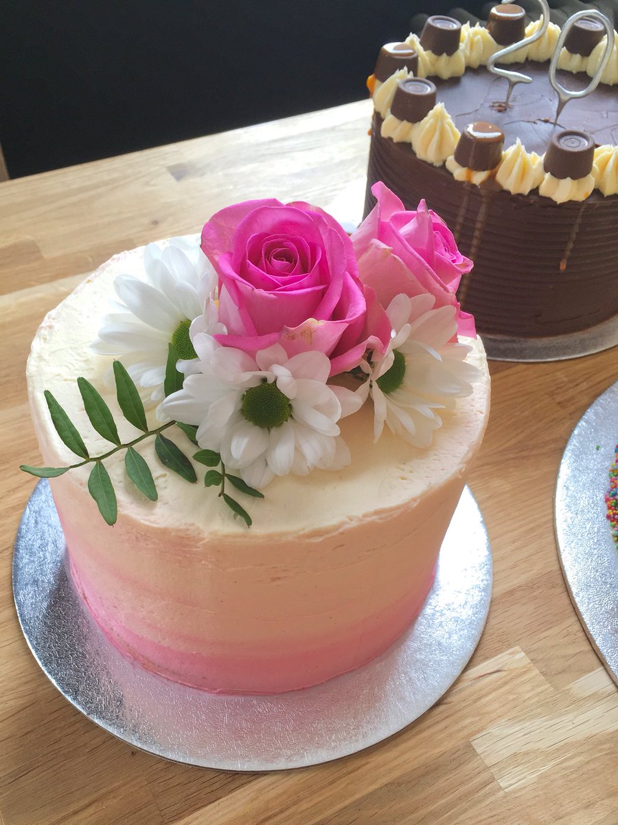 tspcake's tweet image. Our order book is now full for May. Thank you to everyone who’s ordered. #ombrécake #pinkombrecake #tspcake