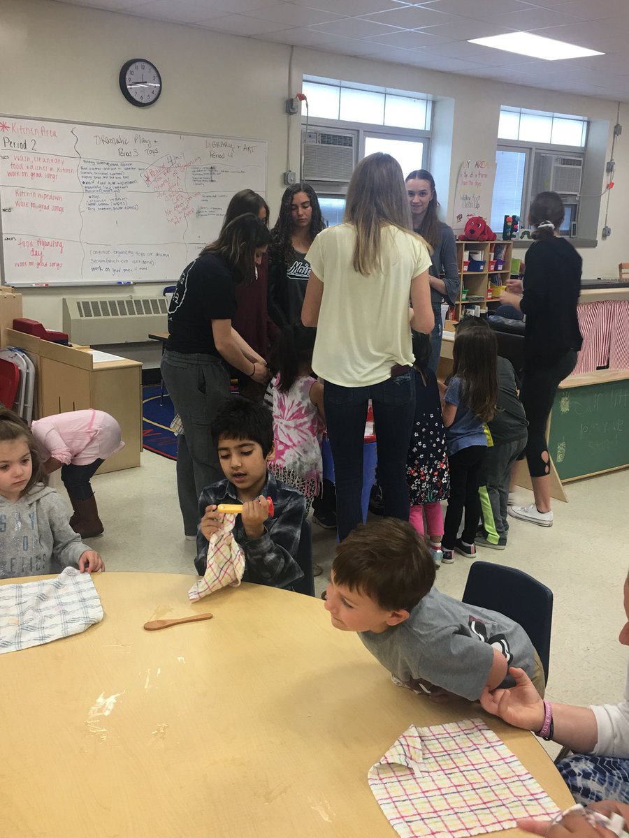 AingenitoFACS's tweet photo. #cleanup #preschool #fpschat @PelechStanley @FHSDalers @JenniferJOlsen Everyone is responsible to clean up! https://t.co/Mg9ngFb6EZ