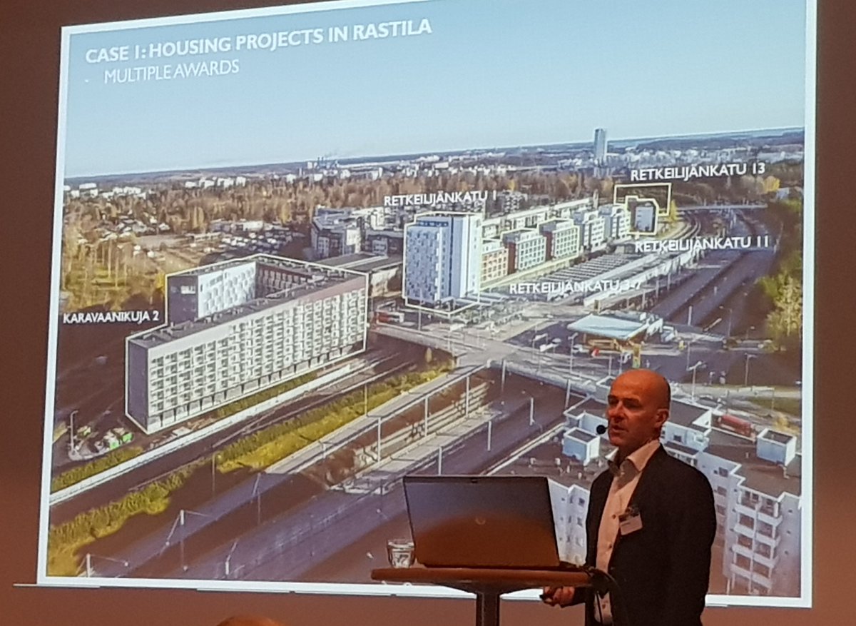 sakkepesonen's tweet photo. @JaakobSolla explaining at #lci18 what efficient design process means. Good looking apartment buildings in the background @wearefira #vuosaari #architecture https://t.co/VTCr9hktHy