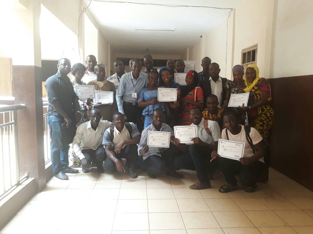 Djiri5's tweet photo. Formation de 40 membres de Simassoh NANI à l'entrepreunariat par Nima-services https://t.co/GuGZPPPetR