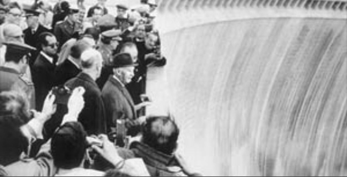 FNFFranco's tweet image. Que alegría ver los pantanos llenos y que se pueda seguir progresando hasta las nuevas lluvias. A los de siempre @laSextaTV @elisabeni y cía les invitamos a que vean La progresión de metros cúbicos almacenados de 1930 a 1965 y el parón hasta la actualidad. Seguid con las cunetas