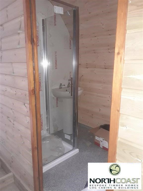 LogCabinsSW's tweet image. External cladding, roof tiles and plumbing installed on the toilet block. Just the final touches to do before delivery to site #prefab #prefabricated #camping #Glamping