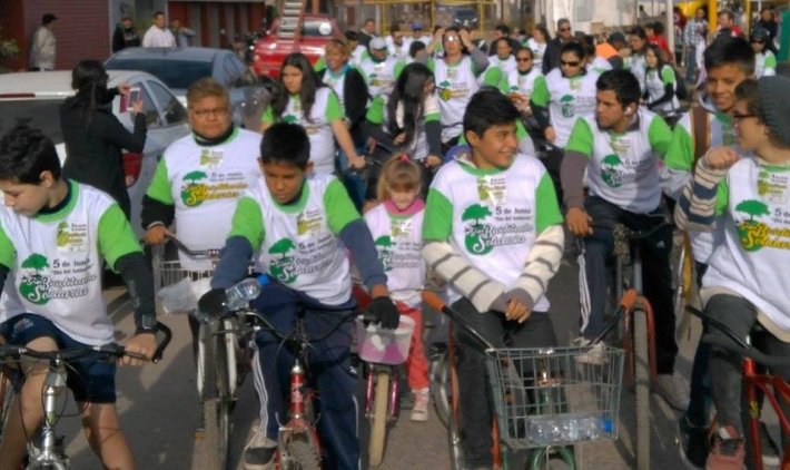 RNatagala's tweet photo. Barranqueras organiza una Bicicleteada Solidaria y un desfile por el Día del Ambiente

La concentración será en la rotonda de Villa Rossi (Av. Laprida y Av. San Martin), a las 8.30 y el circuito comprenderá las avenidas Laprida, Gaboto, 9 de Julio, Diagonal Eva Perón. https://t.co/yniAhQHmJ9