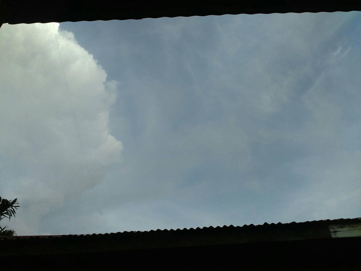NursidaSyabina's tweet photo. awan rendah
muara sabak,1 mei 2018 ,jam 15.20 https://t.co/IzaPKaiQaS