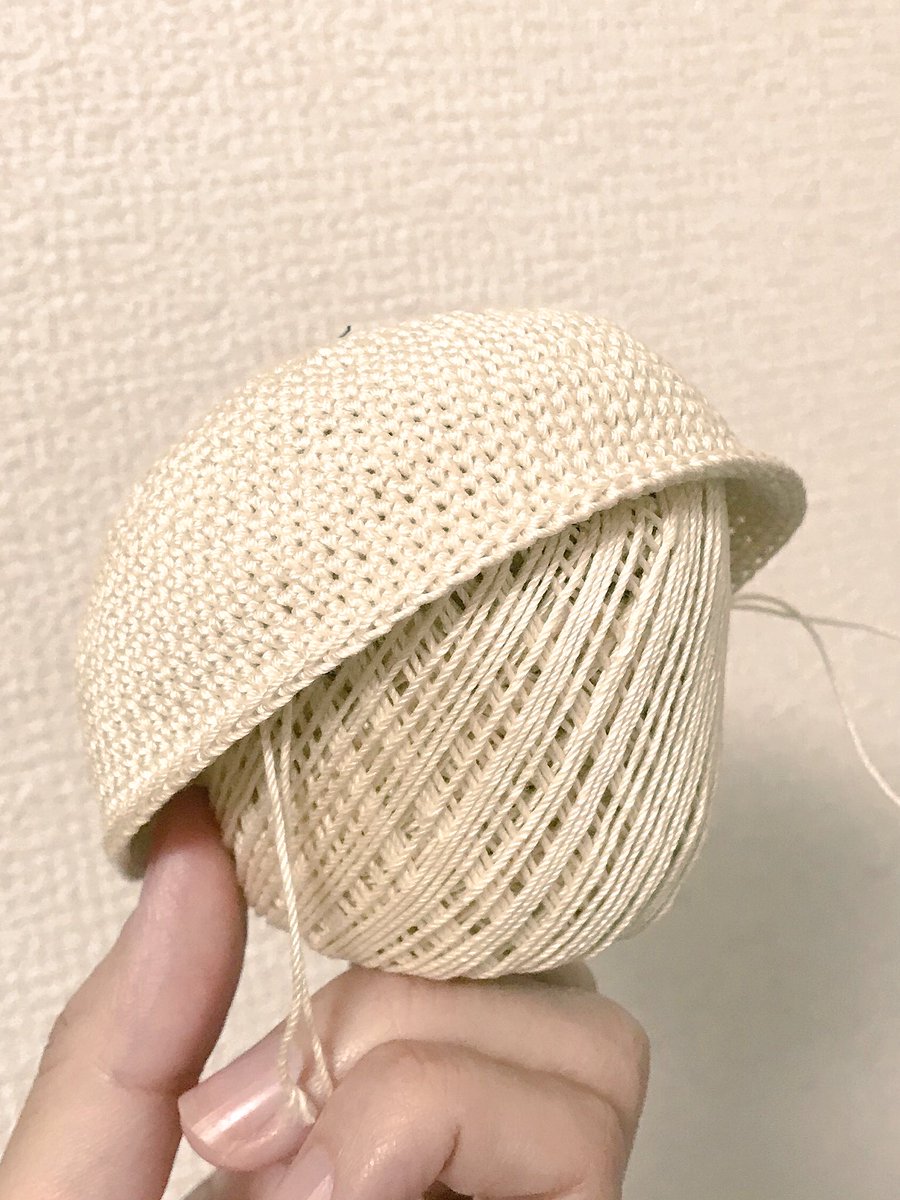 moco2ji's tweet photo. 刀オケのニコ生配信を見つつSDサイズの帽子あみあみ。数えながら進めなきゃいけないのにオケに興奮して編み間違える事数回…思ったより進まなかった💦💦明日仕上げる_(:3」 ∠)_ https://t.co/ahL95Pnlme