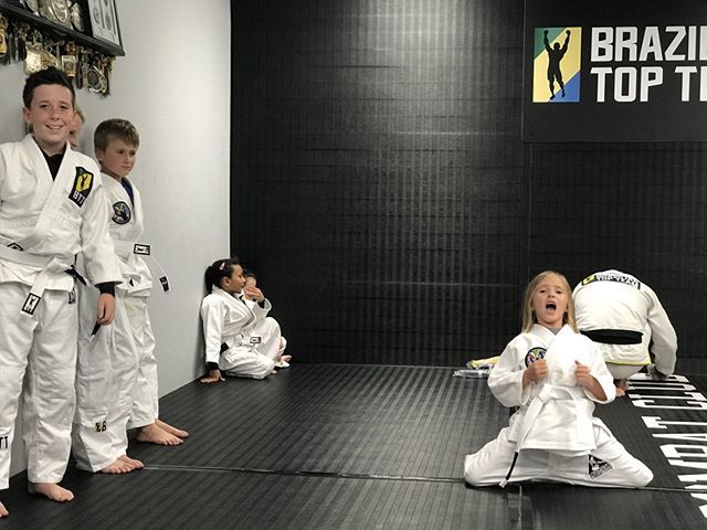 BTTBermuda's tweet photo. How awesome is our Youth #BrazilianJiuJitsu class? Meet Daisy, her expression says it all! Daisy is always excited to train with her teammates.
⏱ 4.10pm-4.50pm/Monday to Friday
🔥Buy 1 $30 Class, Get 1 FREE!🔥
#Bermuda #BTTBermuda #BrazilianTopTeam #BJ… https://t.co/G4voYNukRG https://t.co/FZmhLom28x