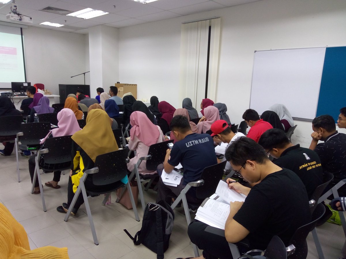 OfficialAdminUS's tweet photo. Program Lonjakan Saujana๐
Berlangsung di C2BK
Subjek ECO211
AdminUSXBS
#PLS2k18
#FamilyAdminUS
#BusinessSociety
#AM110
#BM119
#UiTMRaub https://t.co/RMx3Atedec