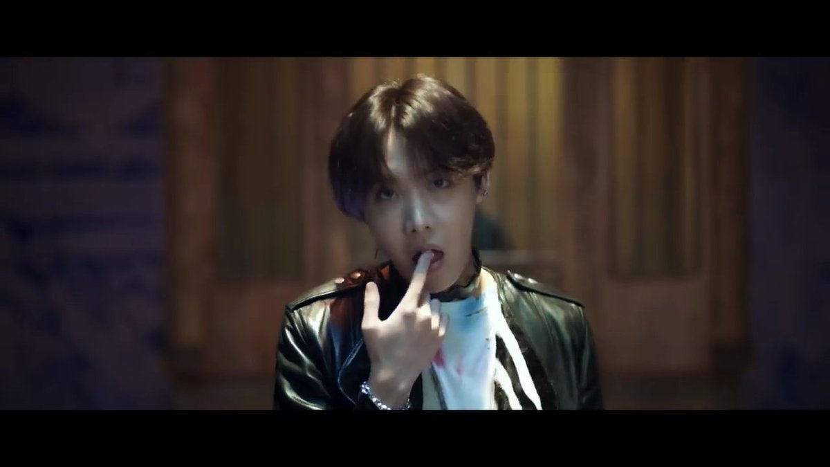 jjaetiny's tweet photo. Enamorada De Este Hombre (T•T) 
@BTS_twt

#iVoteBTSBBMAs https://t.co/QnROIXHH0I