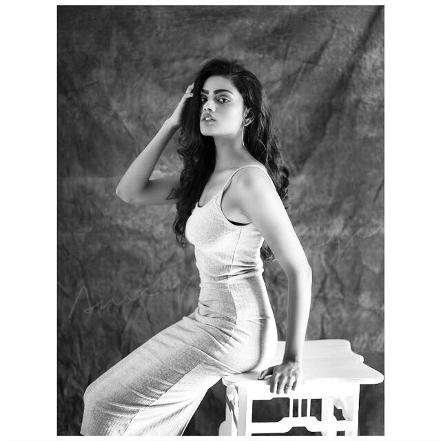 Amey_Ghatge's tweet image. @roshwithlove @makeupbytwinkledhariya @halahdawre @toabhtalent 
#photoshoot #portraits #bwstyles #photooftheday #bwportrait #bwlove #fashiongram #fashionpost #work #lighting #studio #portraiture #ameyghatge #photography #mumbai