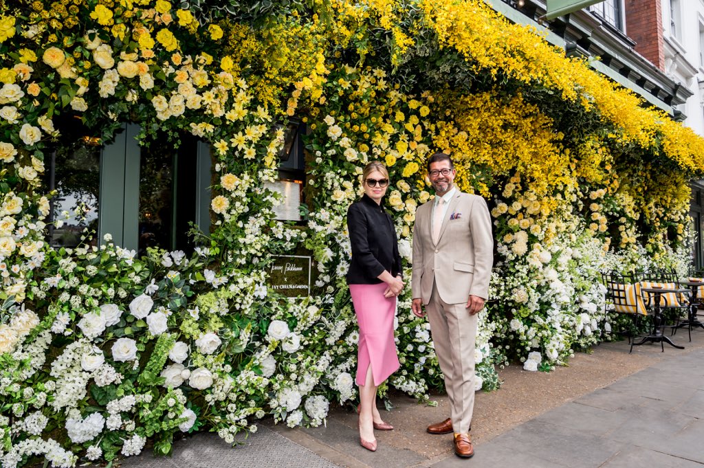 Delighted to announce our partnership with British designer @jennypackham in celebration of #chelseaflowershow, a project combining flowers, food and bespoke floral cocktails! Visit us until Sunday, 1 July #IvyChelseaXJenny #jennypackham #ivychelseagarden install @earlyhoursltd