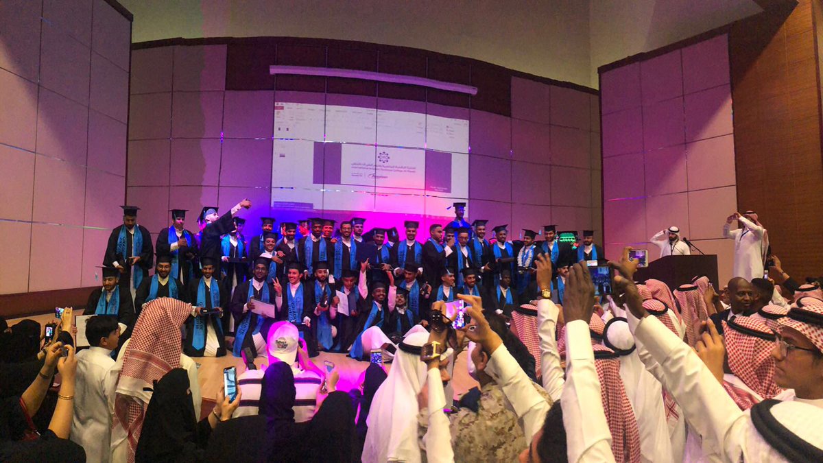 IATC_RUH's tweet photo. الصورة تغني عن التعليق 🎓👏🏽

Picture speaks for itself 🎓👏🏽

#الكلية_التقنية_العالمية_لعلوم_الطيران 
#IATC https://t.co/L1I2blbKv9