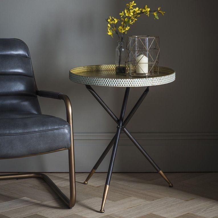 ChoiceLeicester's tweet image. Our Tripod side table. A simple design but timelessly elegant... View the collection @ buff.ly/2rP6rKr 
#interiors #furnituredesign #designertable #tripodtable