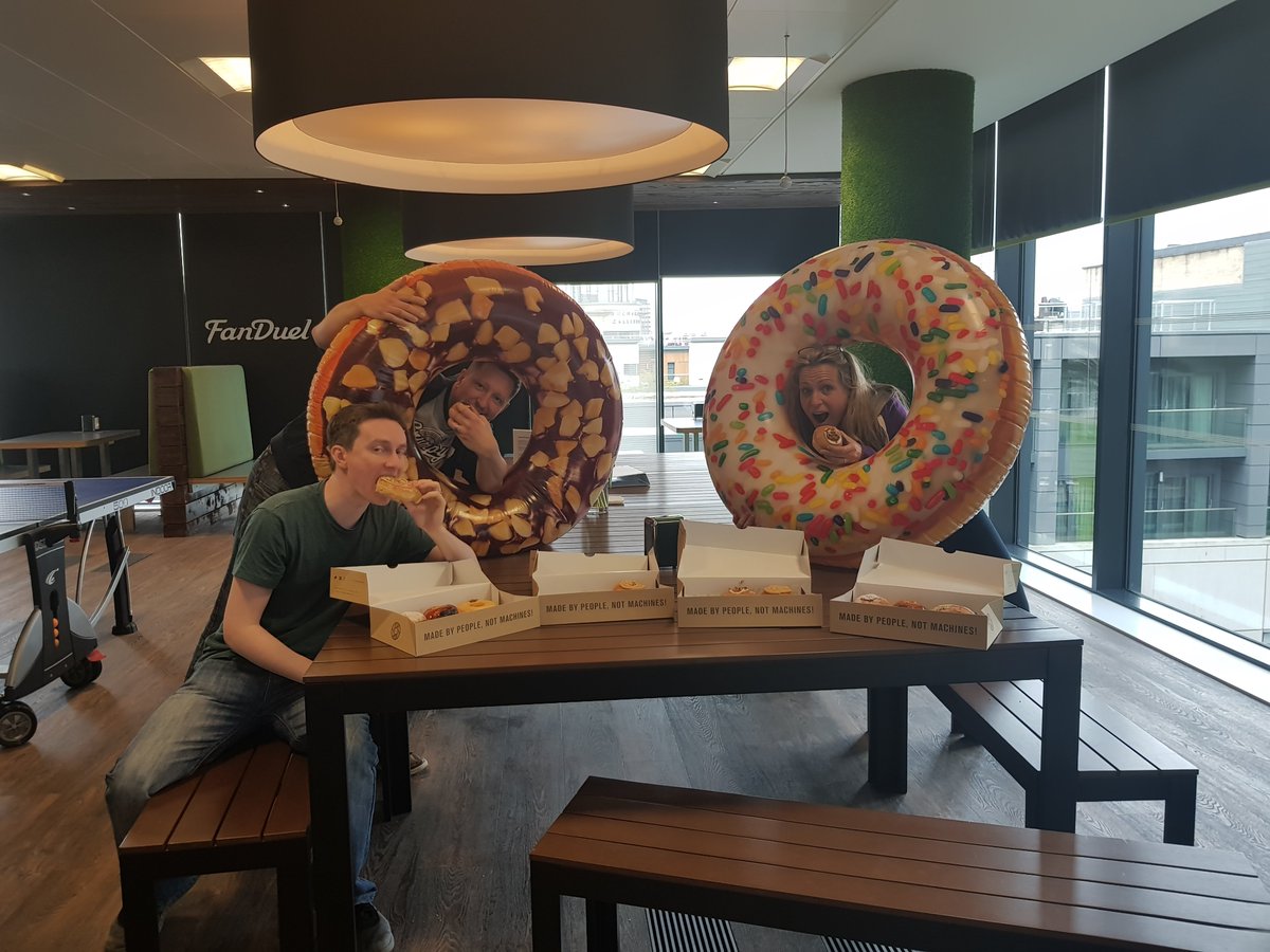 FanDuelCareers's tweet photo. 🍩🍩🍩🍩 It's National Doughnut Week &amp; here at FanDuel we do love a doughnut!
Shout out to @tantrumdoughnut and @thekilteddonut for the tasty treats!
.
#fanduellife #fanduelfaces #nationaldoughnutweek #tantrumdoughnuts #thekilteddonut #yummy #afternoonsnack #donutworrybehappy https://t.co/FY3chBOHfa