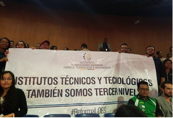 AugustoBarreraG's tweet photo. ¡Reconocimiento para la formación técnico y tecnológica! #SoyTecnólogoSoy3erNivel Hoy los institutos tendrán la calidad de universidades. Valoramos su esfuerzo y compromiso. ¡Más oportunidades para ti! #LoesTuFuturo https://t.co/kDb2BIV86l