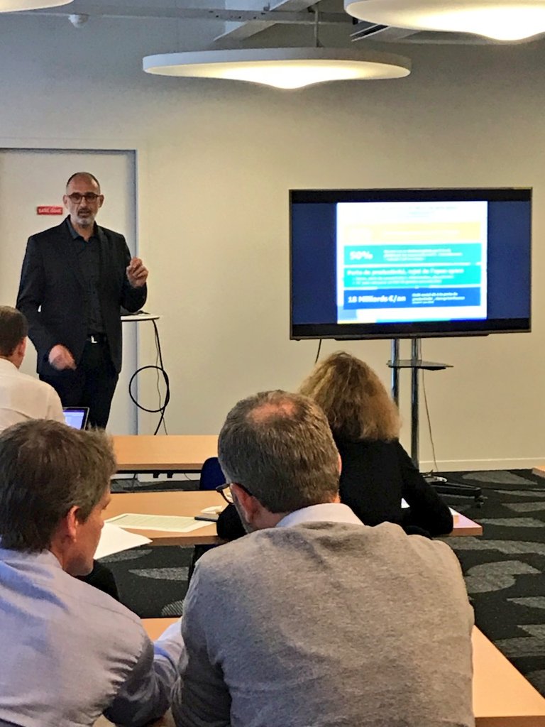 _SilentSpace_'s tweet photo. Le CEO @frederic_lafage présente #SilentSpace devant le Jury de l' #Immobilierdedemain avec @Paris_and_Co !

#SmartCity #StartUp #Immobilier #Openspace #Technology https://t.co/2iPgpn9q0R