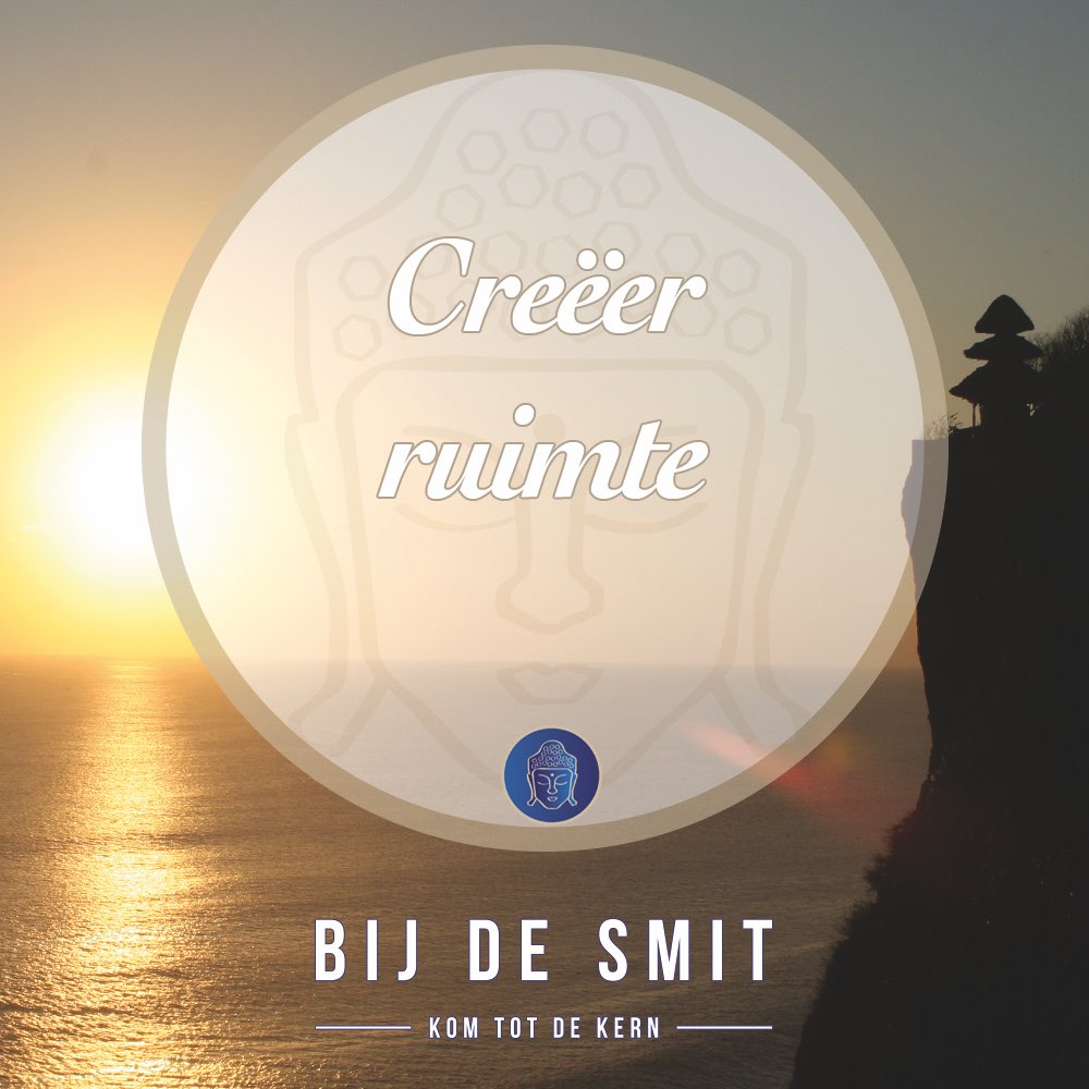 bijdesmit's tweet image. Creëer ruimte. Wees even stil. Sluit je ogen. Adem rustig. Laat je gedachten voorbij gaan. Zo kom je bij jezelf. Zo creëer je ruimte. Als je dit elke dag even doet, wordt het vanzelf stiller. Je creëert ruimte voor groei #meditatie #healing #coaching #bewustwording #bali #sunset