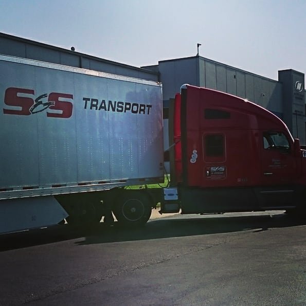 sstransportnd's tweet image. Some beautiful shots sent in from Larry yesterday at MCI in Louisville #truckerviews #truckingviews #truckerlife