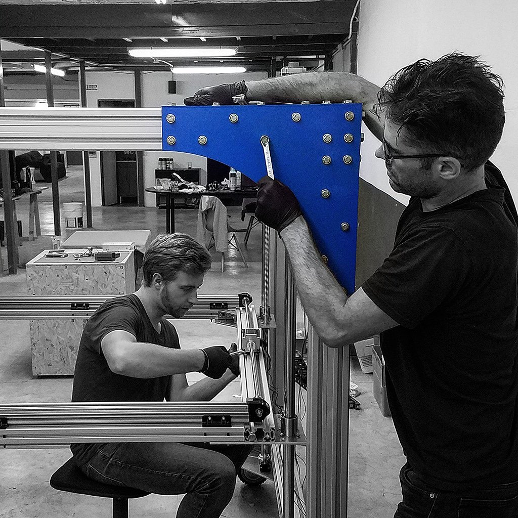 Hoy arranca <a href="/FIMAQH/">FIMAQH</a>. Hasta el Sábado 19. Todos los días de 13 a 20hs en Tecnópolis. #impresora3d gigante y más.

#fimaqh #Tecnologia #industrianacional