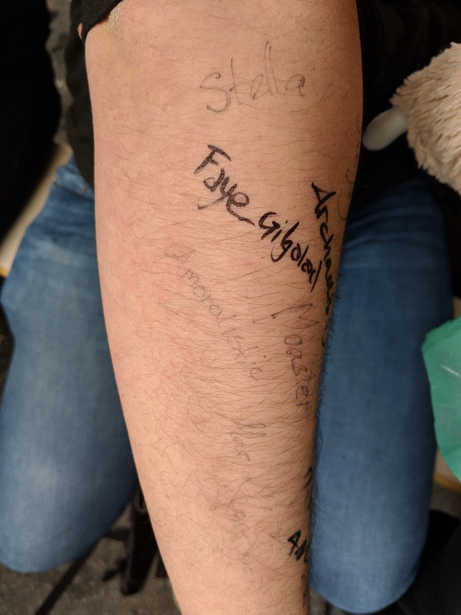 chrizzfawx's tweet photo. #RPC18 Phunk-Community-Buch Kappa https://t.co/uapVUCrXYA