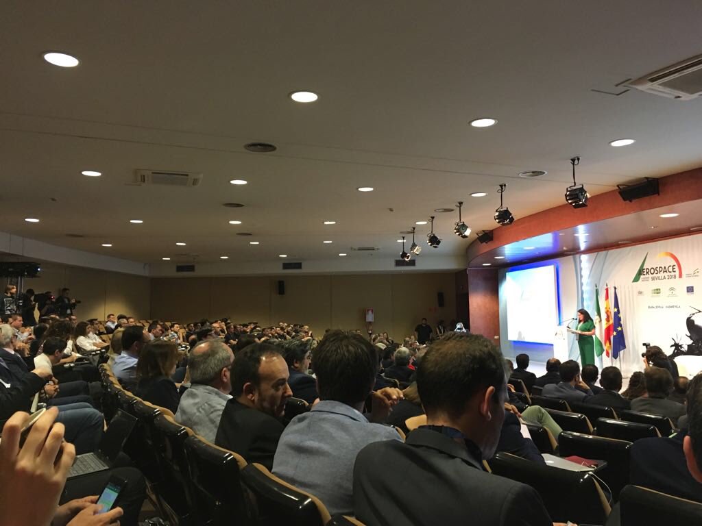 adm_sevilla's tweet photo. Acceso lleno para la apertura del Summit de #ADMSevilla https://t.co/kgWOkyCYwA