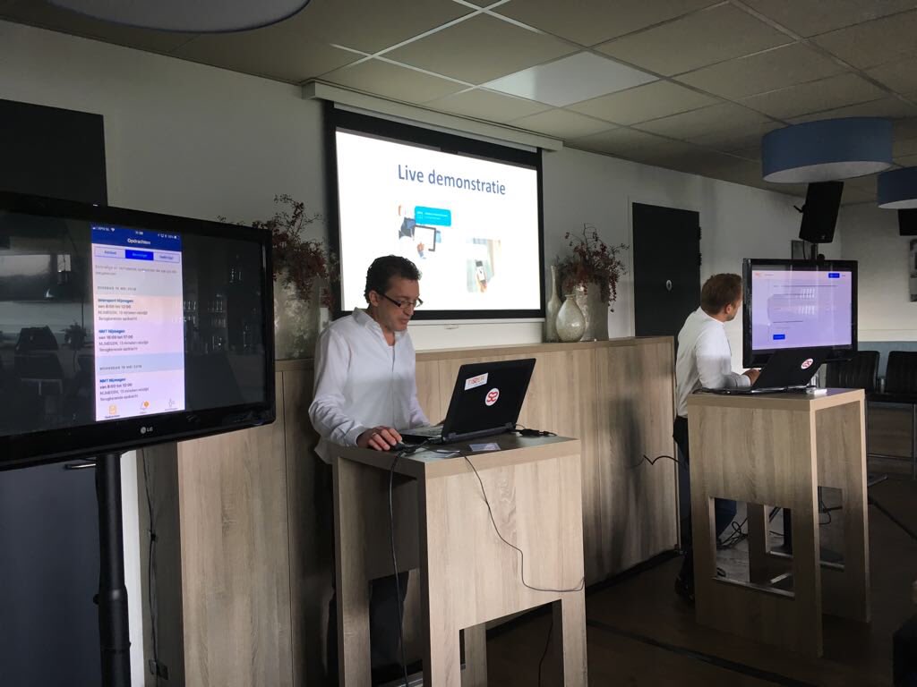TisserNL's tweet photo. Vandaag hebben we een live demonstratie mogen verzorgen voor alle managers op de managementdag van @asito #tisservanasito #workshop https://t.co/zSJEFAoNHB